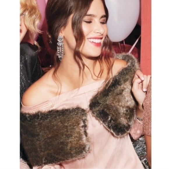 Stella & Dot | Brown Faux Fur Keyhole Wrap Scarf - Picture 3 of 7